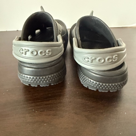 CROCS Kids Shark Clogs in Black and Gray size 8 (toddler) - Picture 6 of 7